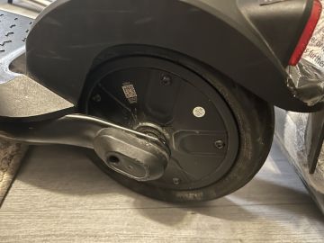 Fahrräder und Scooter