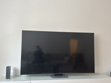 Techniker für Fernseher Wandmontage