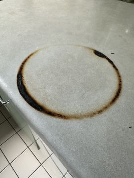 Küchenarbeitsplatte reparieren oder ausbessern