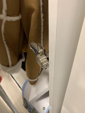 Schrank reparieren - Zimmerei und Holzverarbeitung