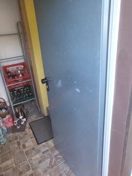 Fachmann für Katzenklappen
