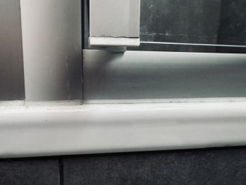 Handwerker für Türreparaturen