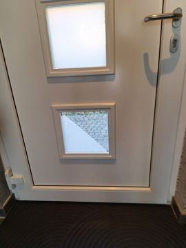 Fachmann für Katzenklappen