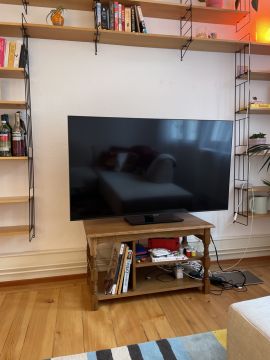 Techniker für Fernseher Wandmontage