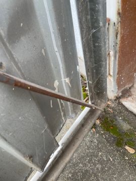 Instalación o reemplazo de la puerta del garaje - Cerrajería y puertas