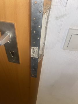 Handwerker für Türreparaturen