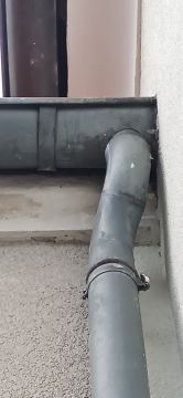 Handwerker für Dachrinnen