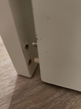Handwerker für Möbelreparatur