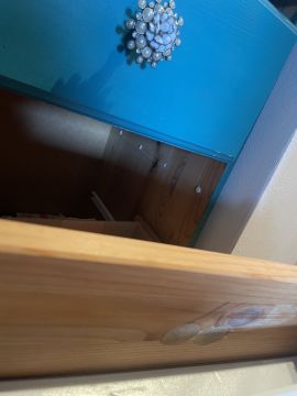 Handwerker für Möbelreparatur