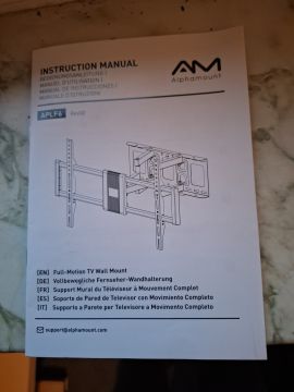 Techniker für Fernseher Wandmontage