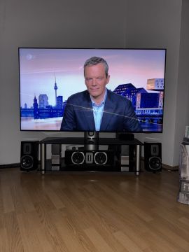 Techniker für Fernseher Wandmontage