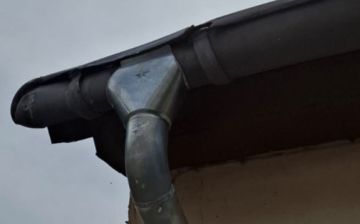 Handwerker für Dachrinnen - Haus