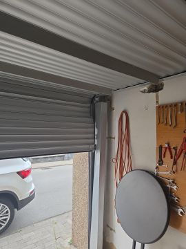 Techniker für Garagentore