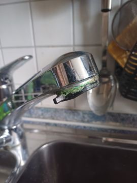 Spüle und Wasserhahn reparieren