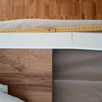 Handwerker für Möbelreparatur