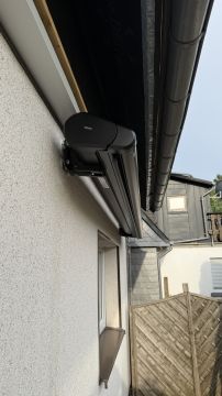 Awning Installer