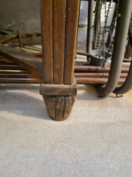 Handwerker für Möbelreparatur
