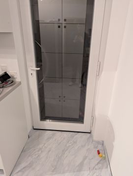 Fachmann für Katzenklappen