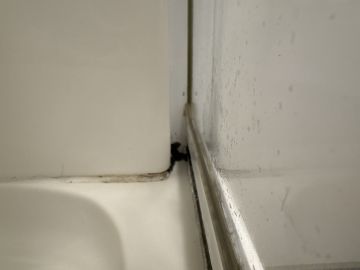 Dusche oder Badewanne reparieren