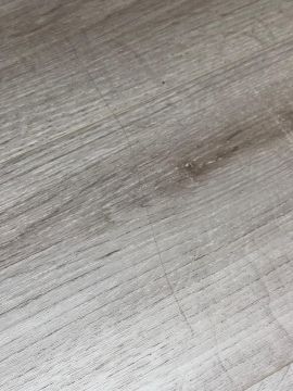 Vinyl- oder Linoleumboden reparieren oder ausbessern