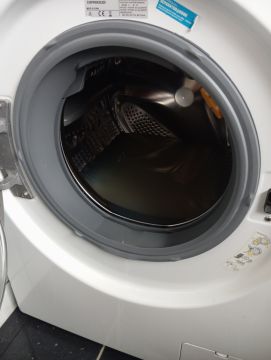 Techniker für Waschmaschinen