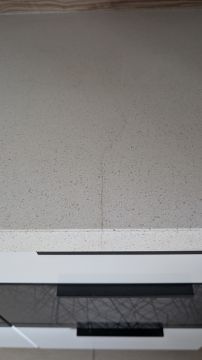 Küchenarbeitsplatte reparieren oder ausbessern