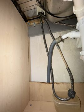 Spüle und Wasserhahn reparieren