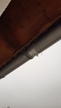 Handwerker für Dachrinnen