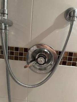 Fontanero para reparación de duchas y bañeras