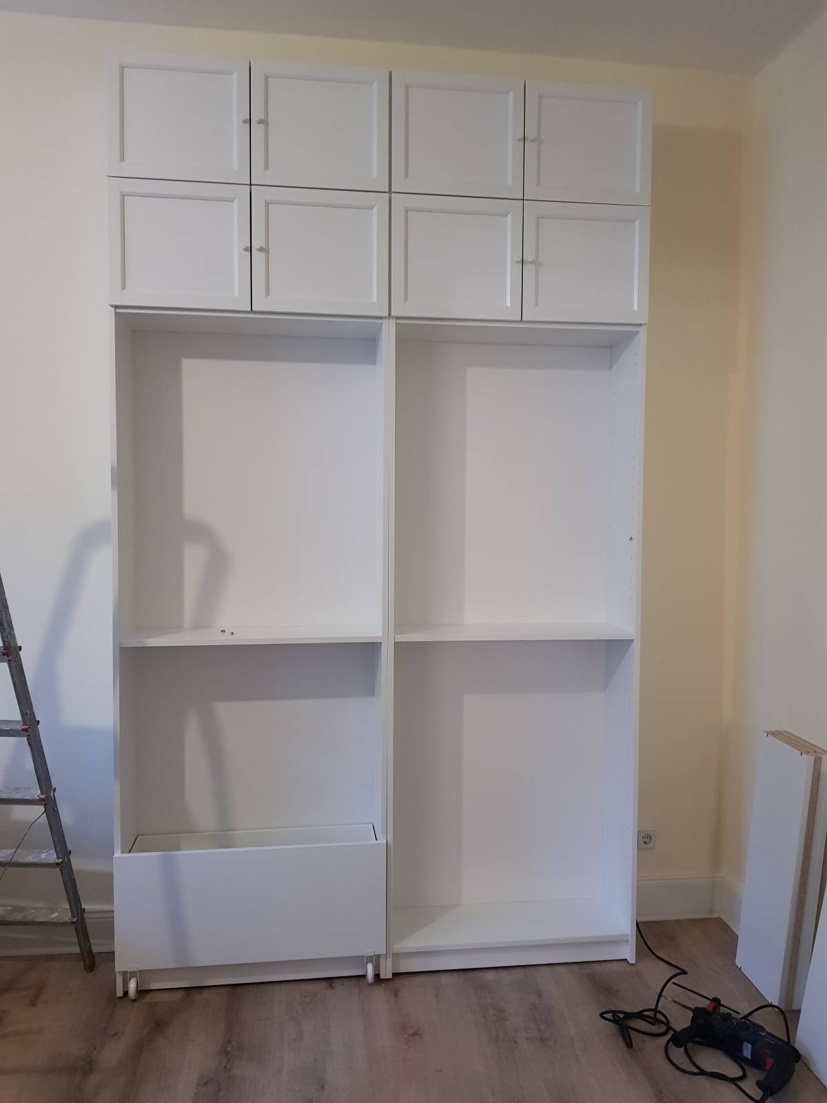 Giorgi Tavartkiladze - Berlin - IKEA Furniture Assembly