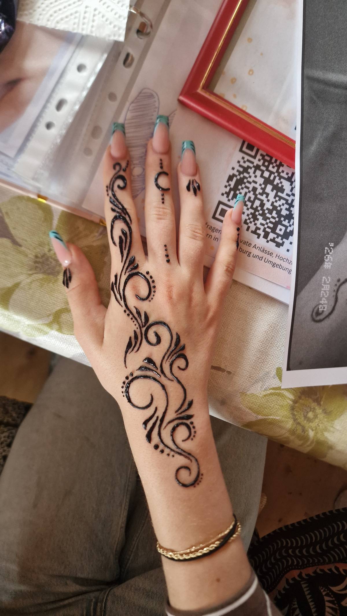 Fari Henna Studio - Regensburg - Henna-Tattoos für die Hochzeit