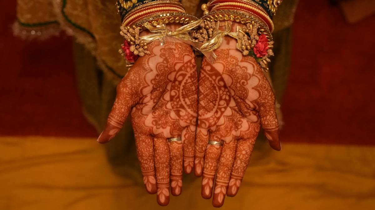 Fari Henna Studio - Regensburg - Tiershow Entertainment