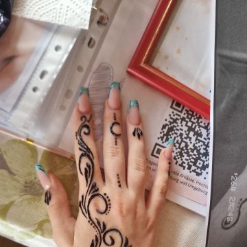 Fari Henna Studio - Regensburg - Henna-Tattoos für die Hochzeit