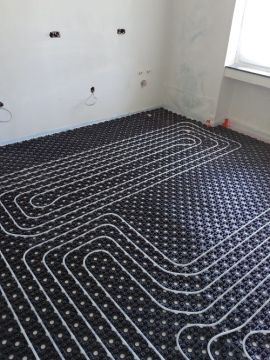 Installateur für Fußbodenheizungen - Haus