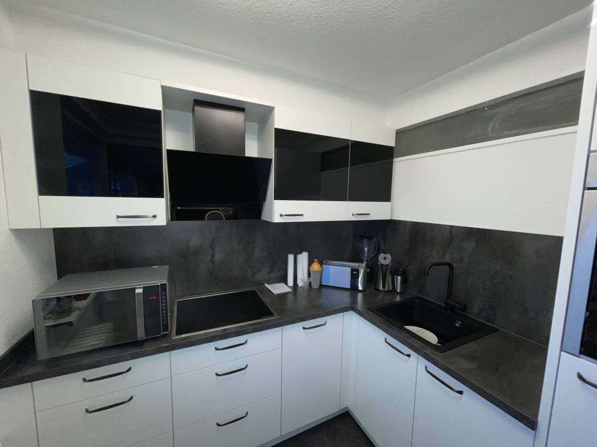 M&G Facility Management - Berlin - Pintar plataformas y porches