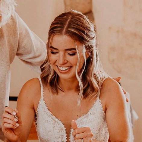 Meike Vanessa Make-Up - Frankfurt am Main - Retouches et couture
