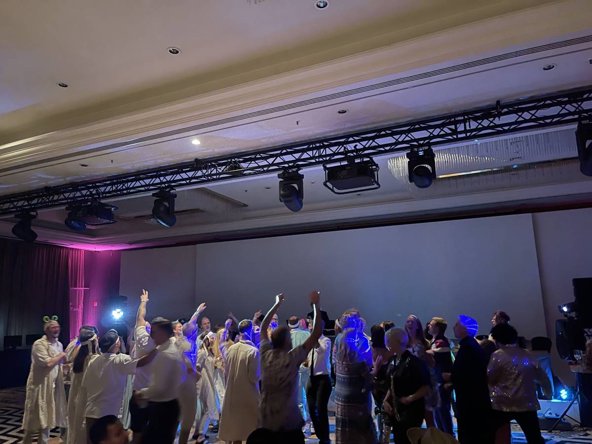 thema eins - die DJ Familie - Matthias Bulwahn - Berlin - DJ para Bar o Bat Mitzvah