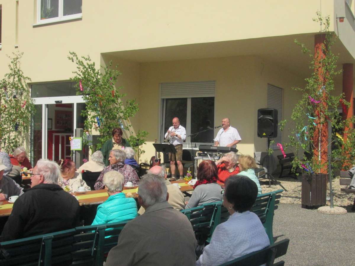 BOEHMISCHE KNOEDEL - Lahn-Dill-Kreis - Tanzunterhaltung