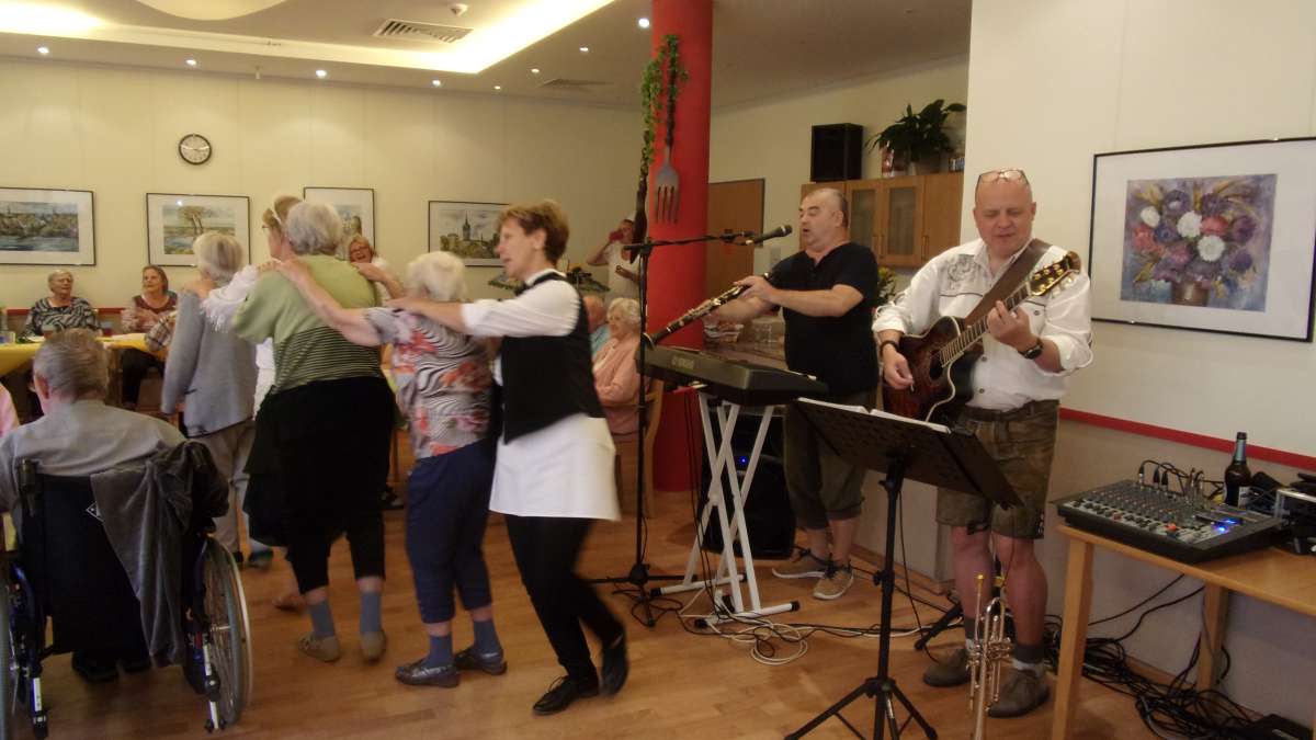 BOEHMISCHE KNOEDEL - Lahn-Dill-Kreis - Singers