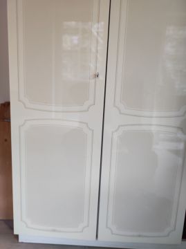 Schrank reparieren