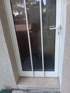 Instalador de puertas para mascotas