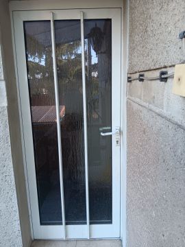 Instalación de la puertas para mascotas
