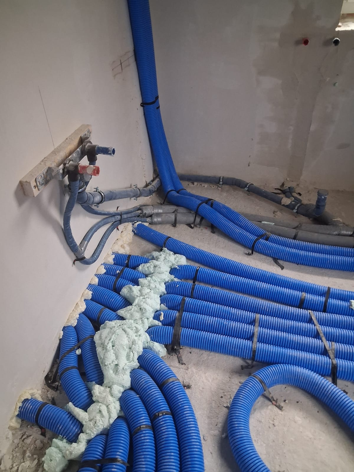 Patryk Wos - Neumünster - Outdoor Plumbing Repair or Maintenance
