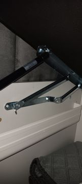 Handyman for Cabinet Repair