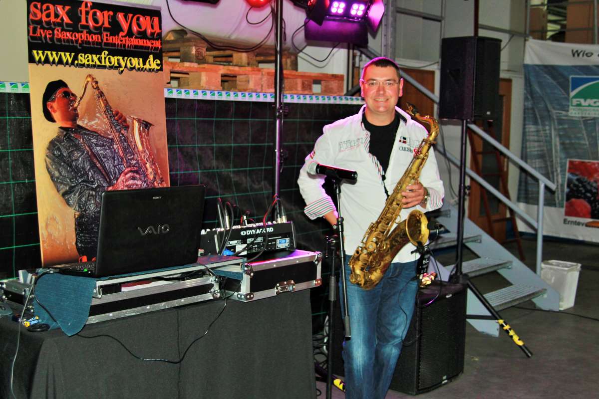 Saxophonist/DJ Vladi - Köln - Top 40 Band