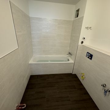 Louah s Paint - Main-Taunus-Kreis - Fliesenlegerei