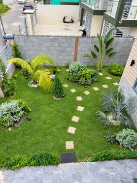  Jardinero para cortar y podar el césped - Hogar