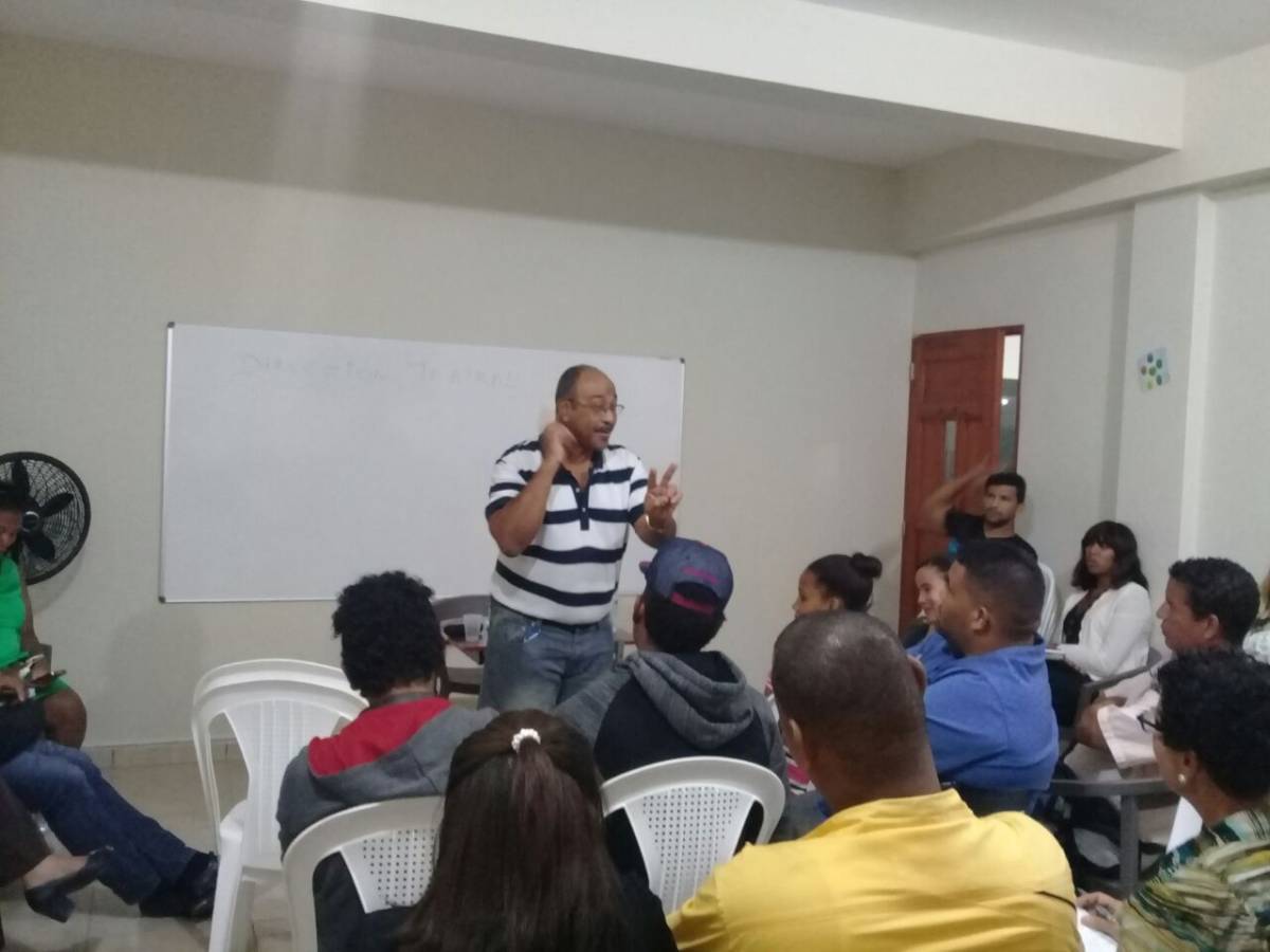 Luis Orlando García-Licenciado en Artes Escénicas. - La Otra Banda - Acting Lessons