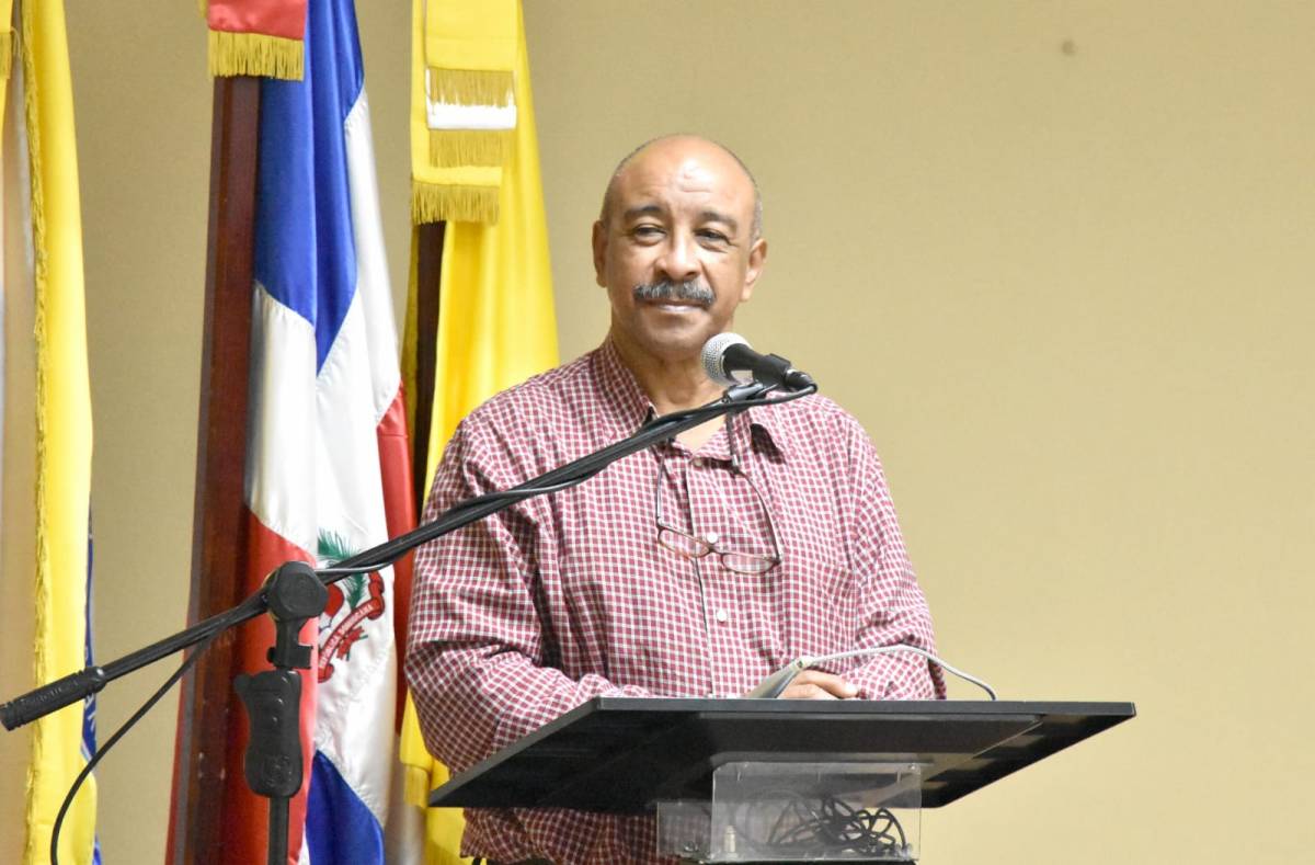 Luis Orlando García-Licenciado en Artes Escénicas. - La Otra Banda - Clases de teatro y entretenimiento