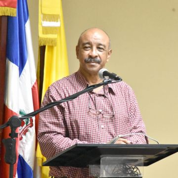 Luis Orlando García-Licenciado en Artes Escénicas. - La Otra Banda - Clases de teatro y entretenimiento